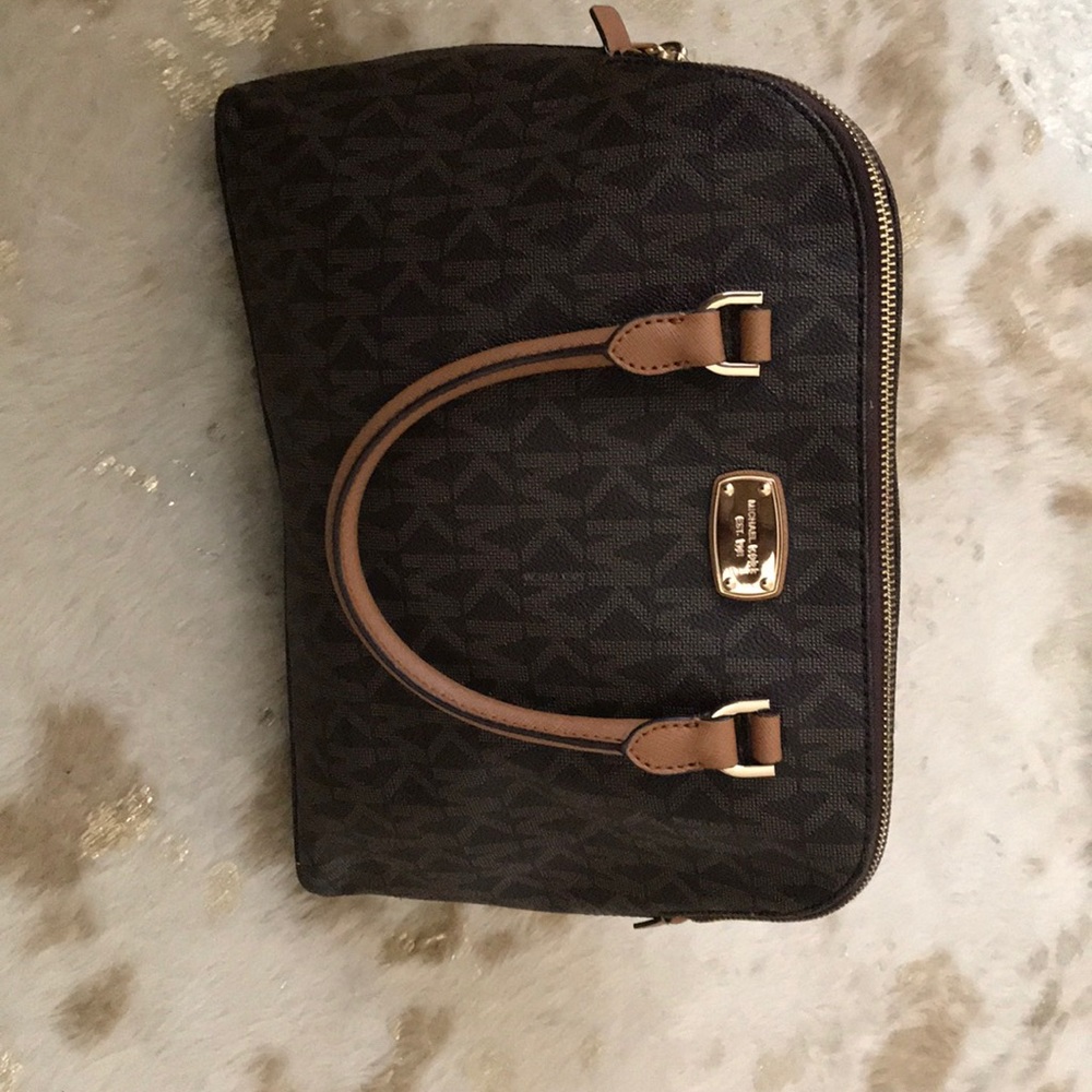 MK signature bucket